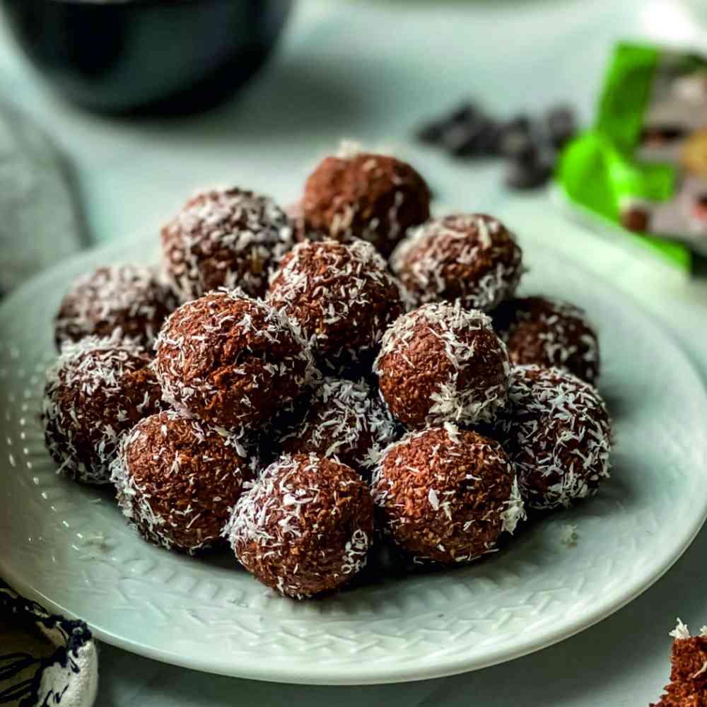 Date & Nut Cocoa Balls