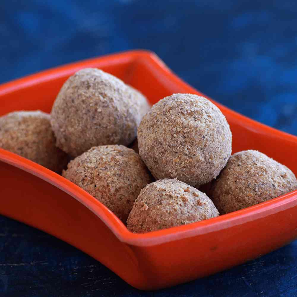 Oats Peanut Jaggery Laddoo